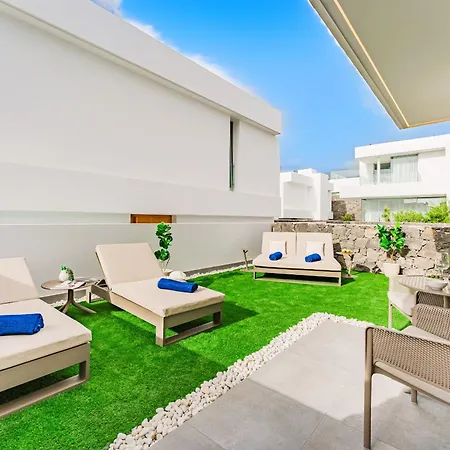 Willa Larisa - Private Heated Pool, Chill Out And Bbq