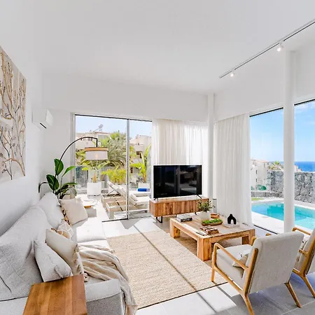 Larisa * Callao Salvaje